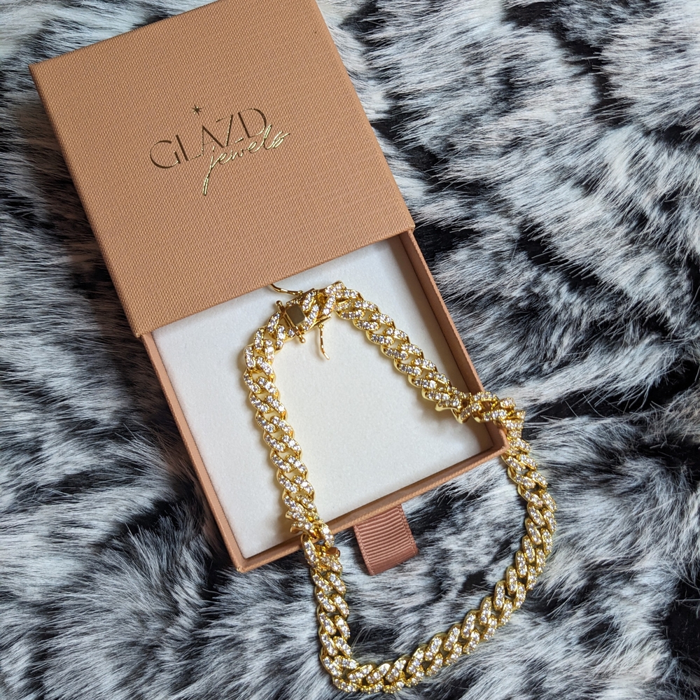 ❄️ Icy Cuban Link 18k Gold Plated Chain - Picture 3 of 8